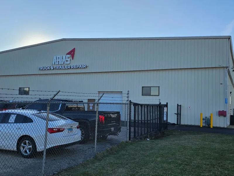 Arias Truck & Trailer Repair (12)