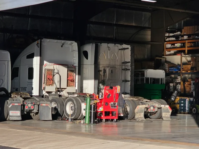 Arias Truck & Trailer Repair (4)